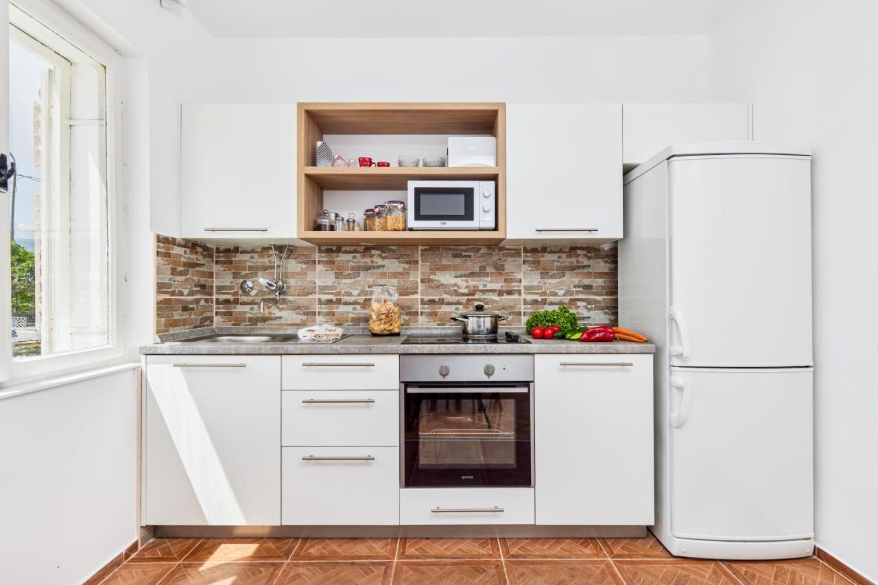 Вилла Waikiki Beach House Тиват Экстерьер фото