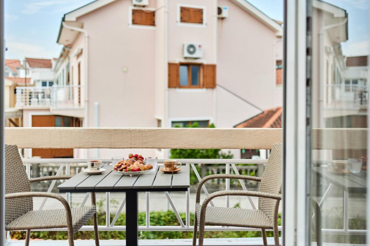 Вилла Waikiki Beach House Тиват Экстерьер фото