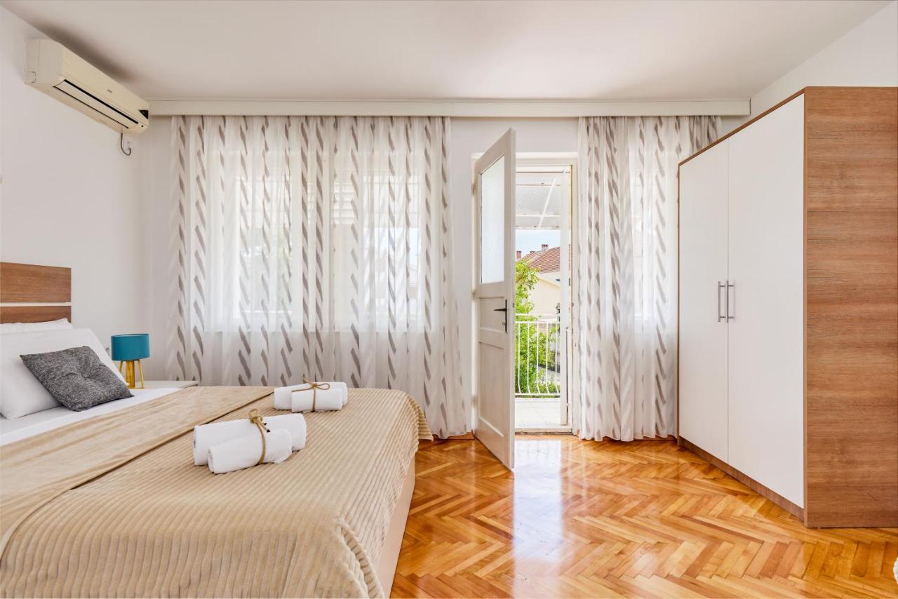 Вилла Waikiki Beach House Тиват Экстерьер фото