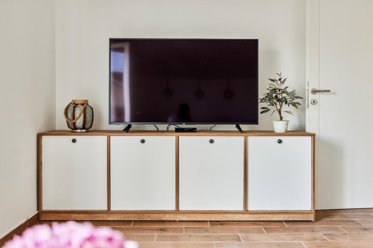 Вилла Waikiki Beach House Тиват Экстерьер фото