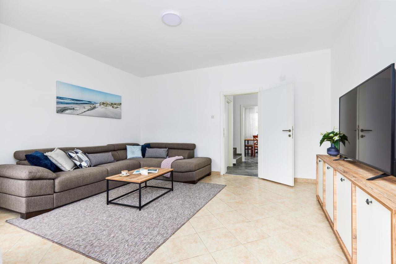 Вилла Waikiki Beach House Тиват Экстерьер фото