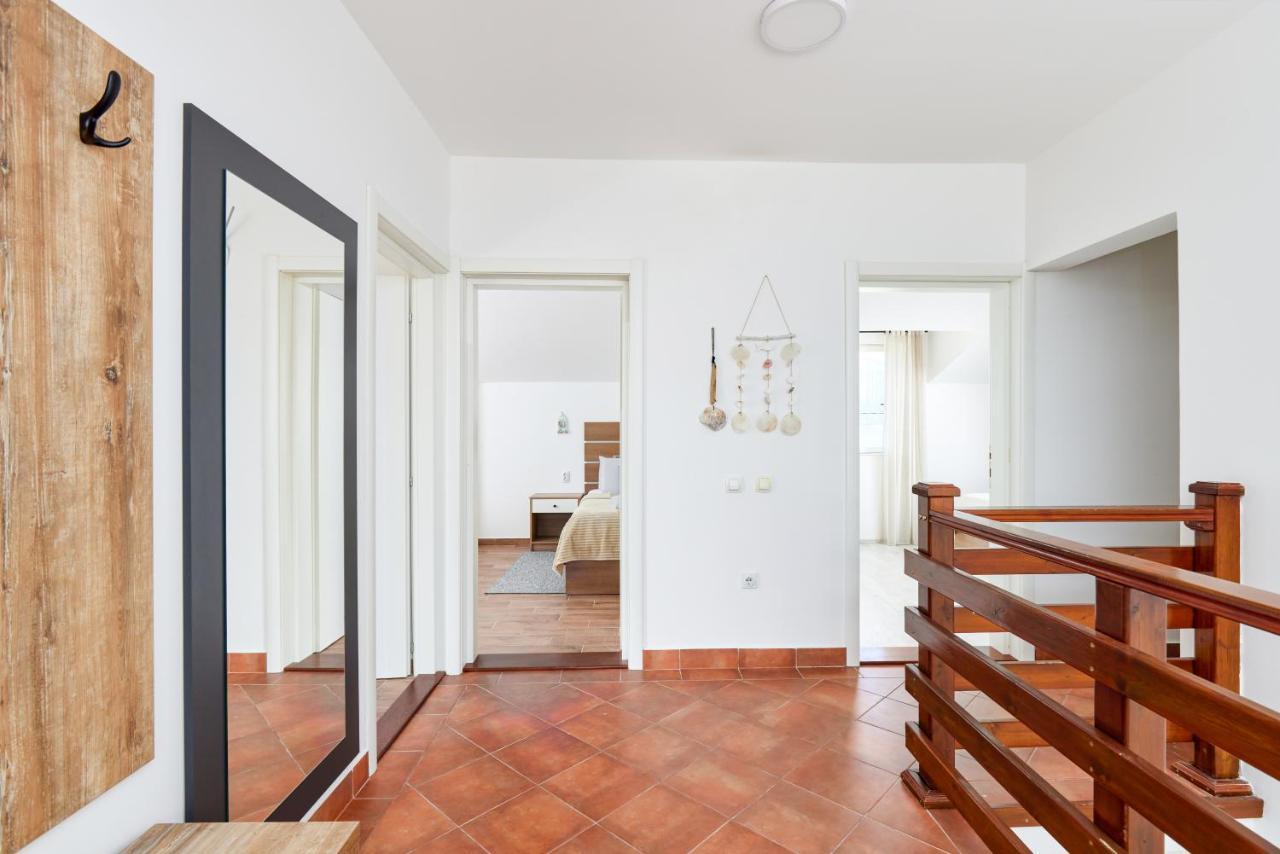 Вилла Waikiki Beach House Тиват Экстерьер фото