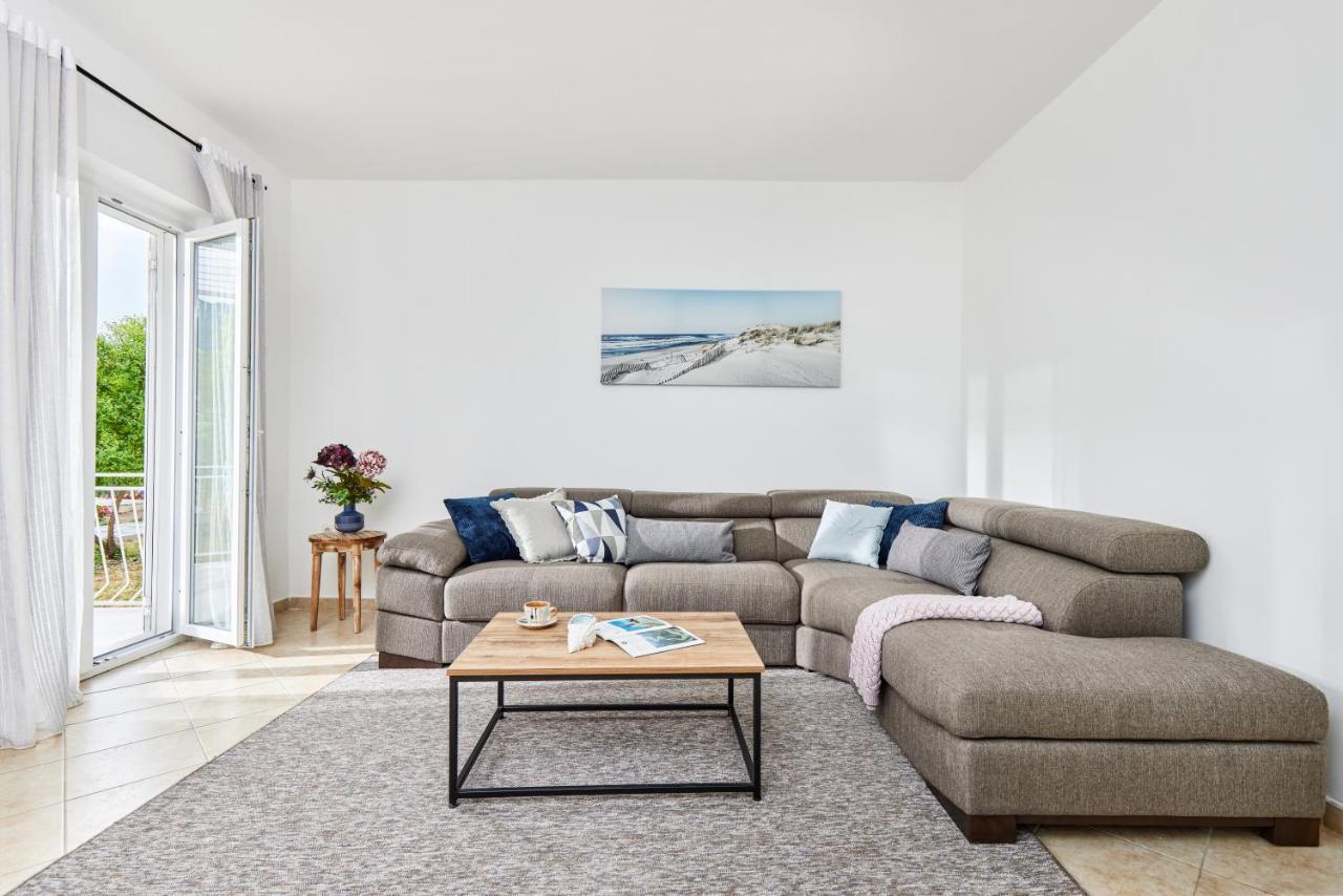 Вилла Waikiki Beach House Тиват Экстерьер фото