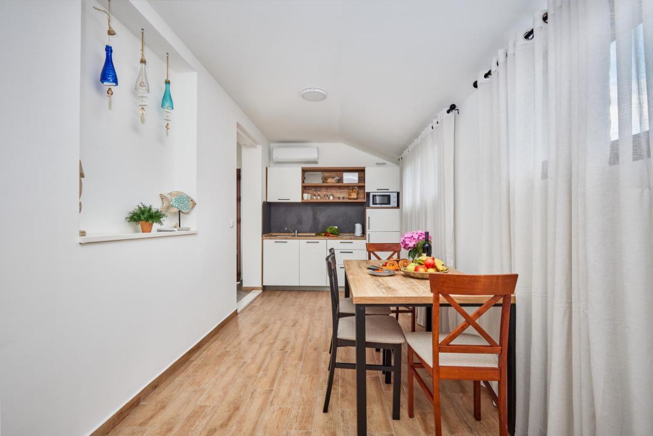 Вилла Waikiki Beach House Тиват Экстерьер фото
