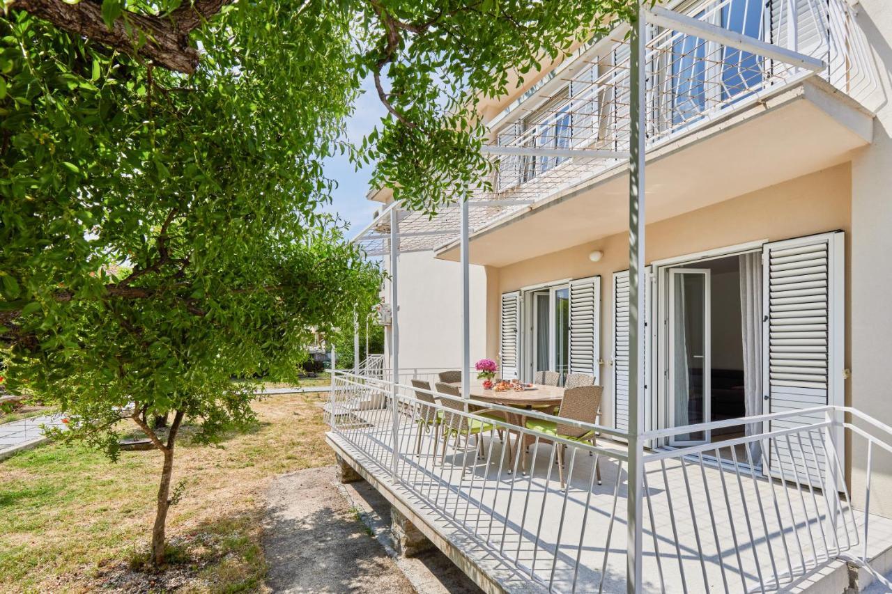 Вилла Waikiki Beach House Тиват Экстерьер фото