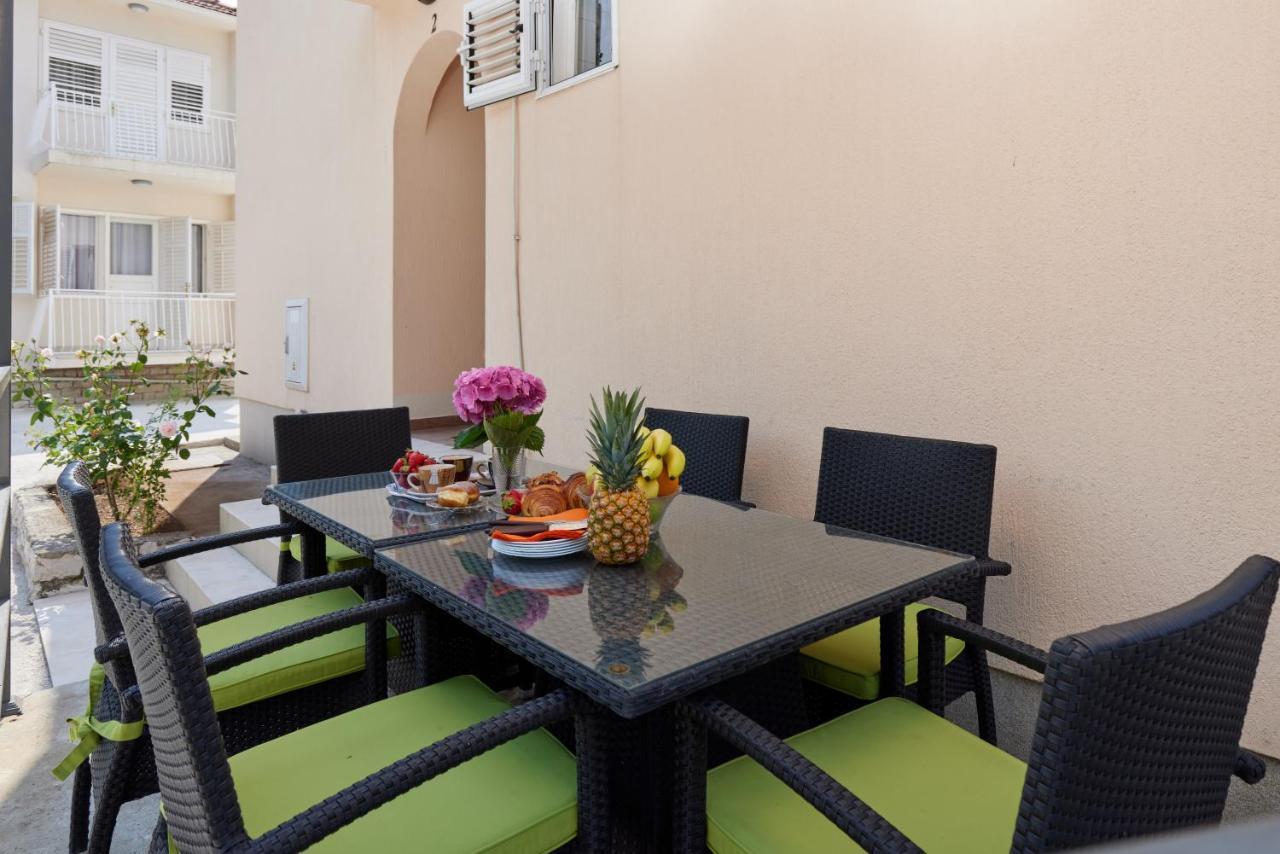 Вилла Waikiki Beach House Тиват Экстерьер фото