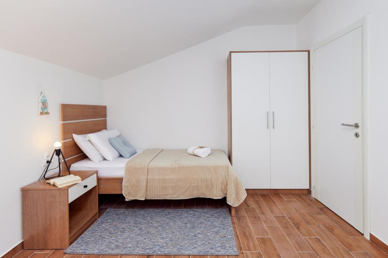 Вилла Waikiki Beach House Тиват Экстерьер фото
