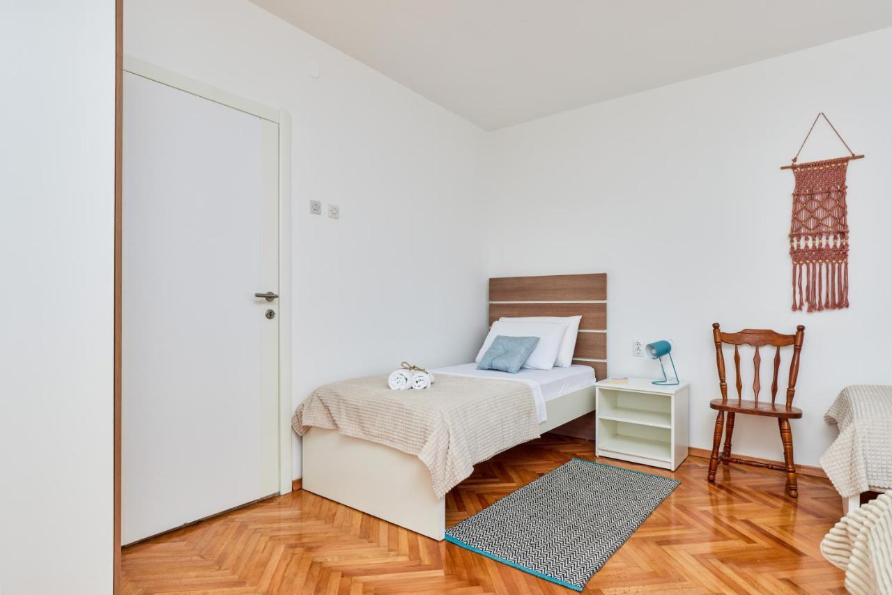 Вилла Waikiki Beach House Тиват Экстерьер фото