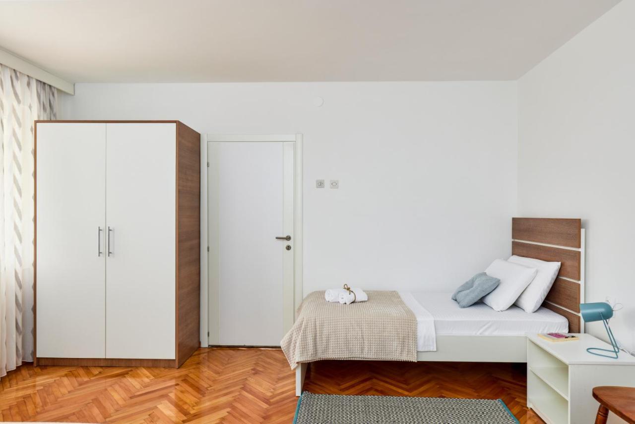 Вилла Waikiki Beach House Тиват Экстерьер фото