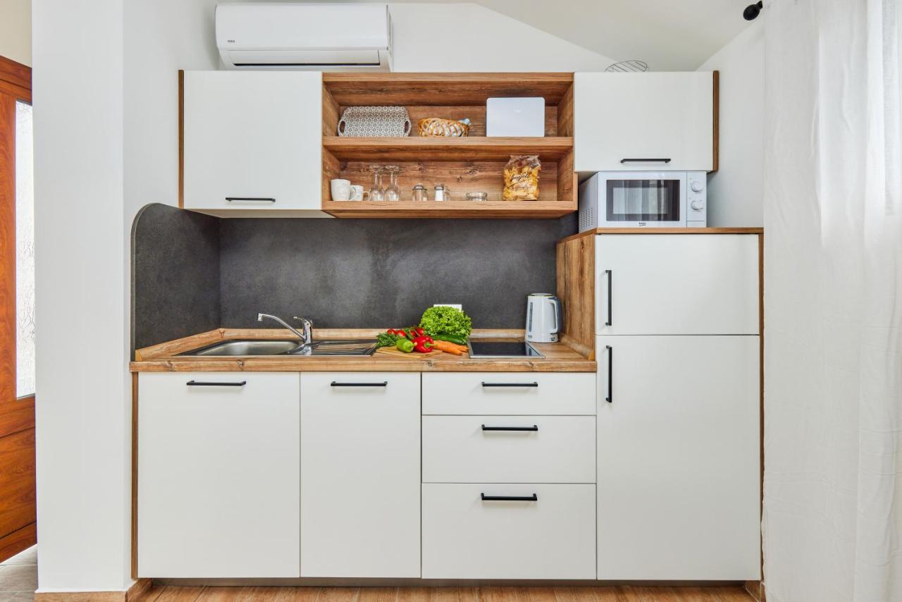Вилла Waikiki Beach House Тиват Экстерьер фото