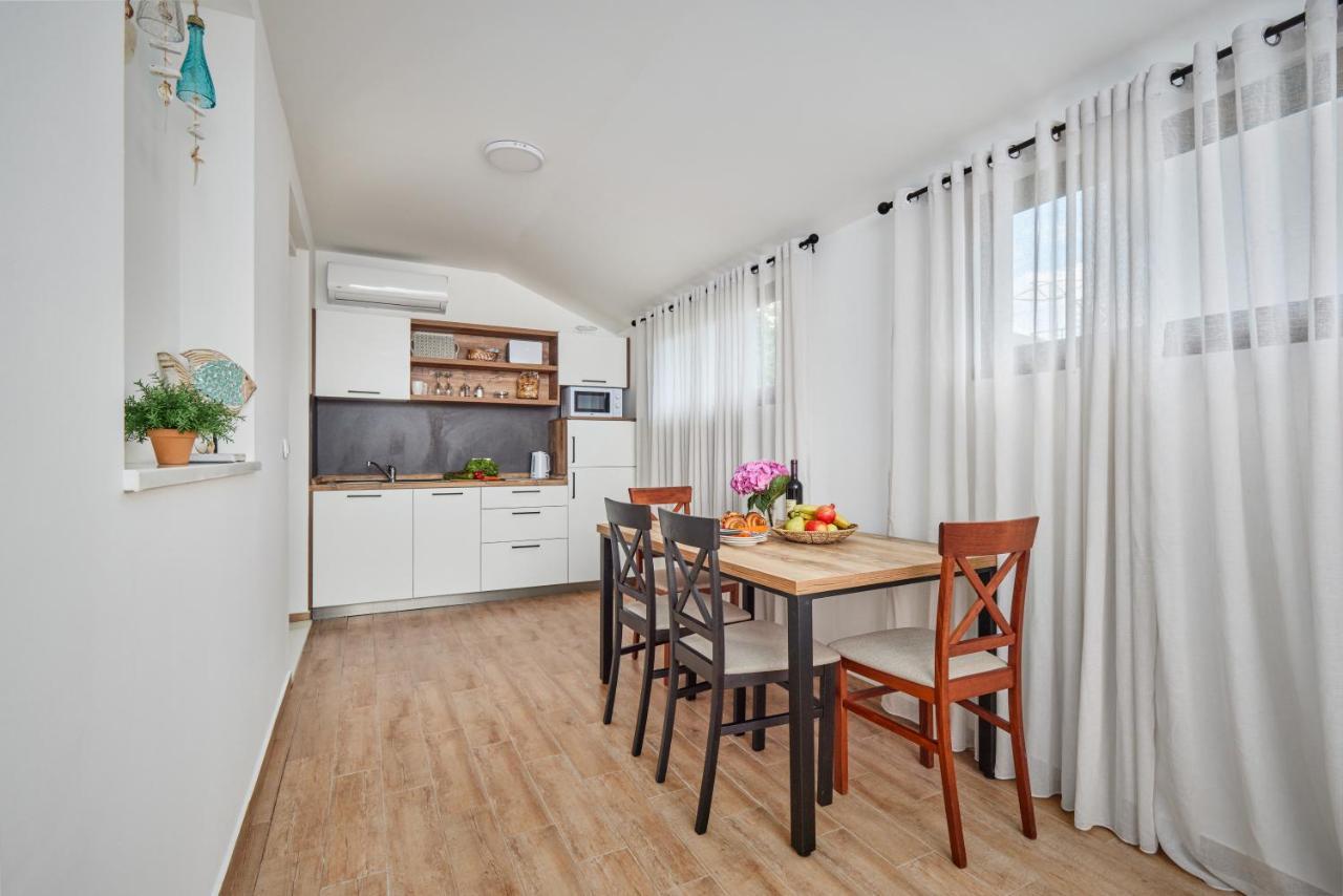 Вилла Waikiki Beach House Тиват Экстерьер фото