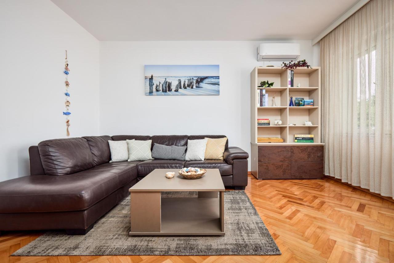Вилла Waikiki Beach House Тиват Экстерьер фото