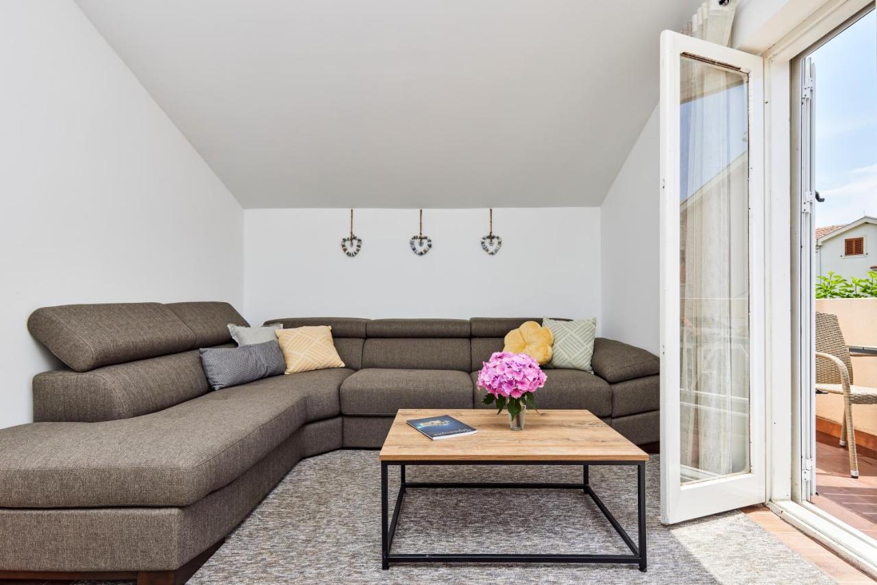 Вилла Waikiki Beach House Тиват Экстерьер фото